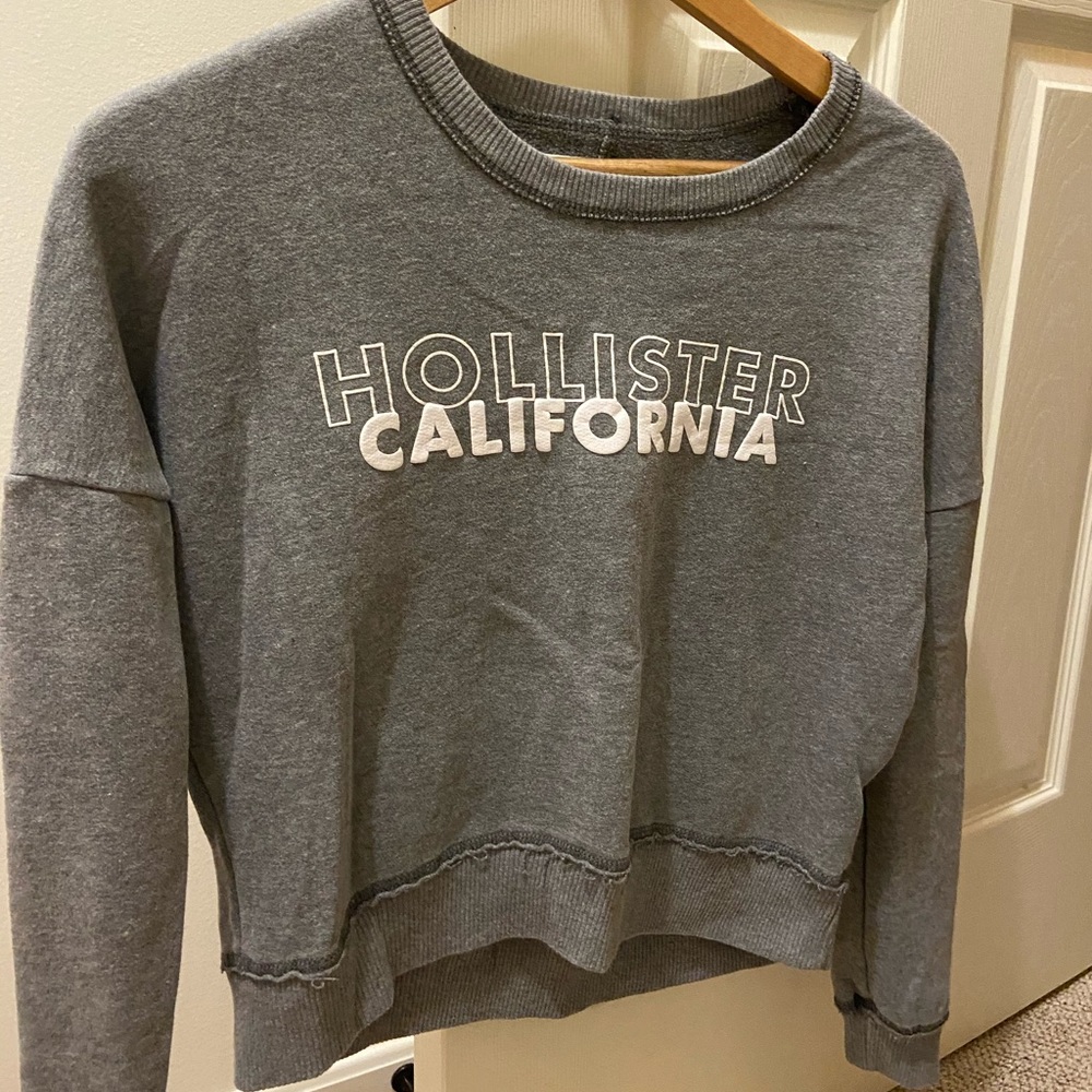 Hollister crewneck